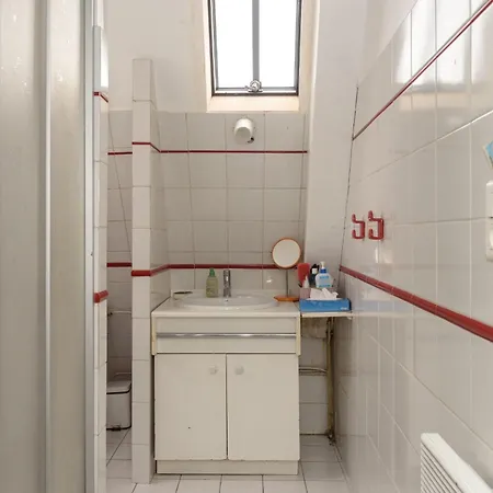 Spacious Duplex With Terrace In * Paris