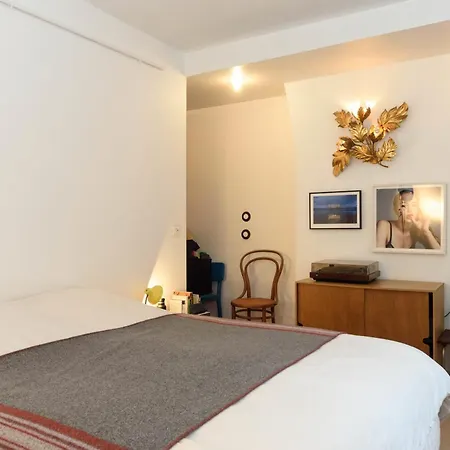 Spacious Duplex With Terrace In * Paris